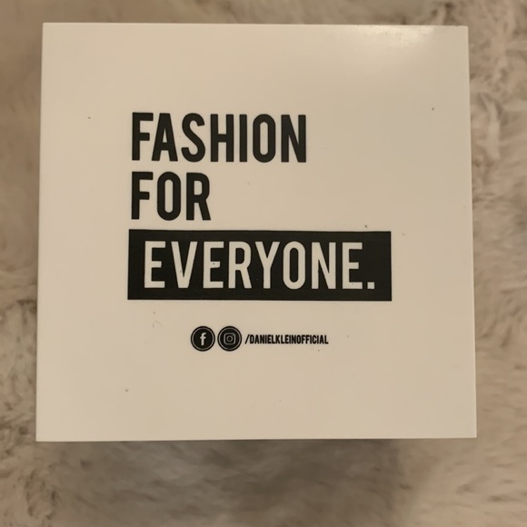 NWT. Men’s Daniel Klein watch - Picture 7 of 8